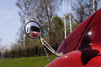 фото: Большой автомобиль в маленьком зеркале (опубликовано 24.04.2008)